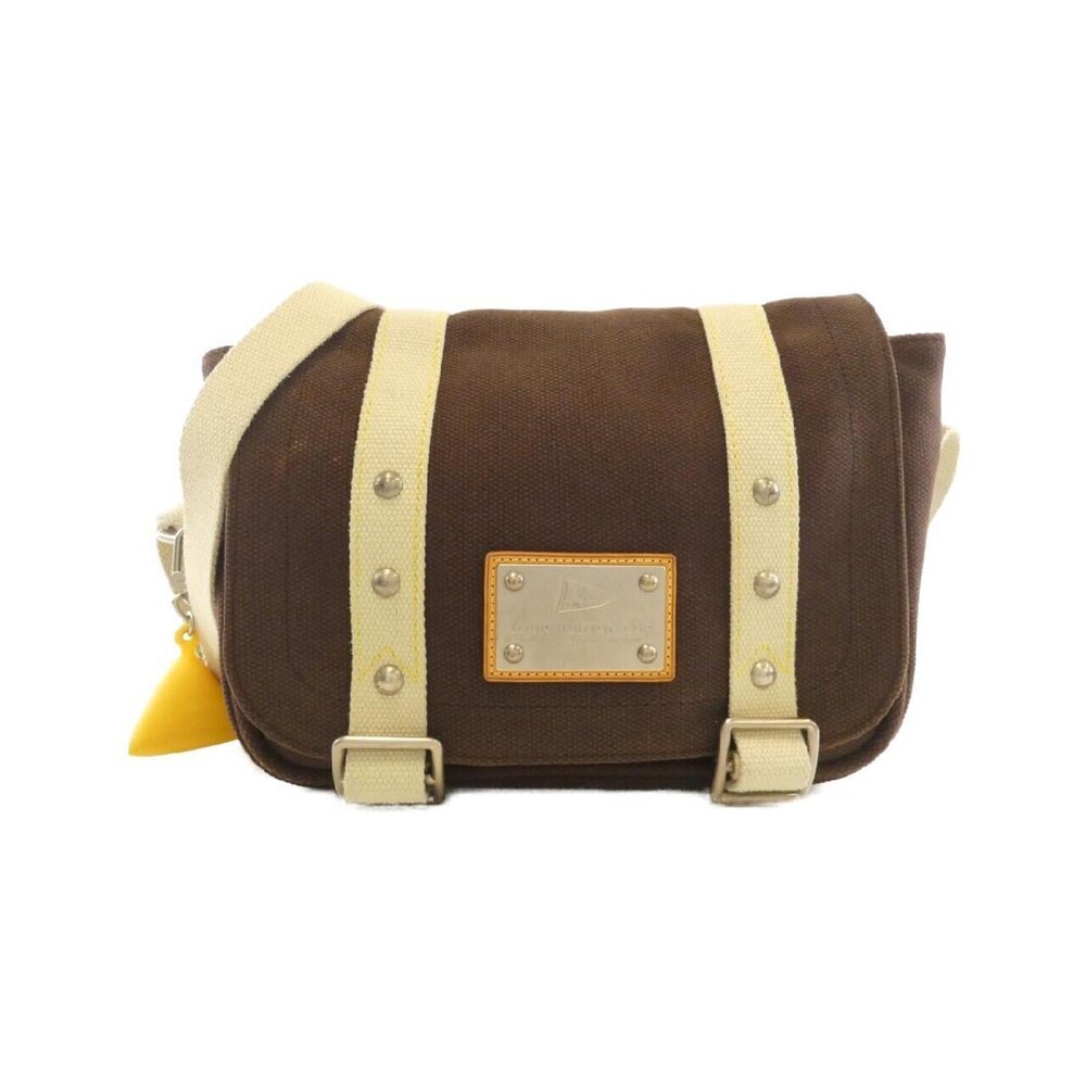Louis Vuitton Buzas Shoulder Bag